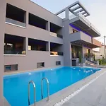 Yakinthos Hotell 3*