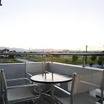 Yakinthos Hotell