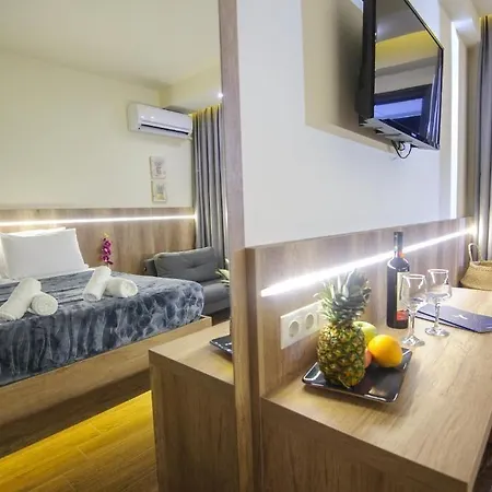 Yakinthos Otel Paralía