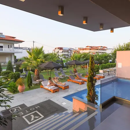 Yakinthos Hotel