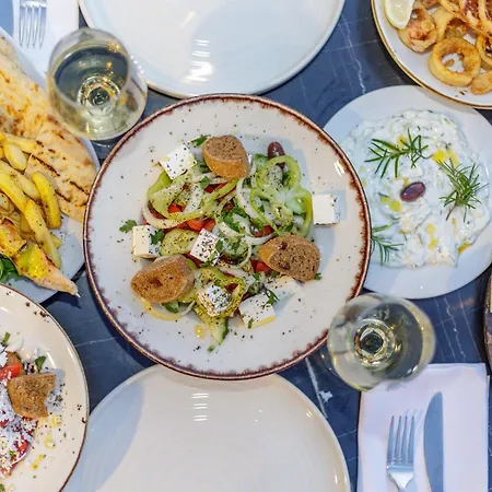 Yakinthos فندق Paralía