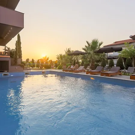 Yakinthos Hotel 3*