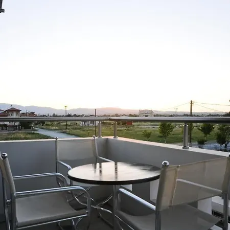 Yakinthos Hotel