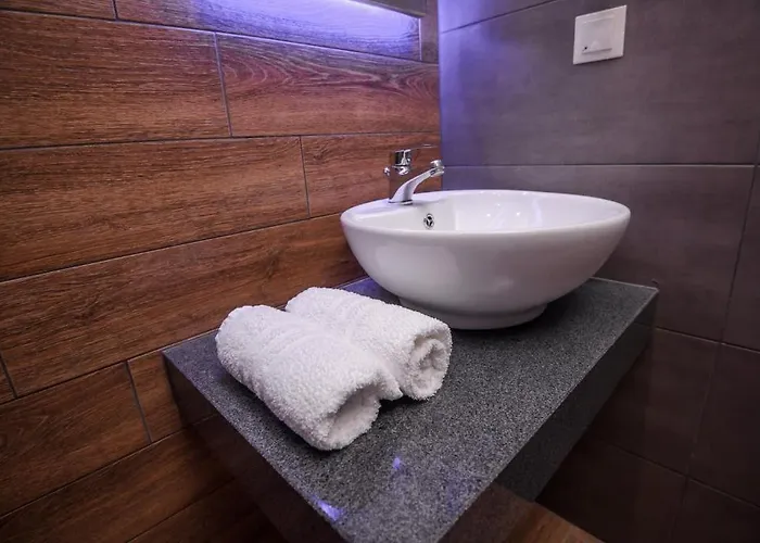 Yakinthos Отель